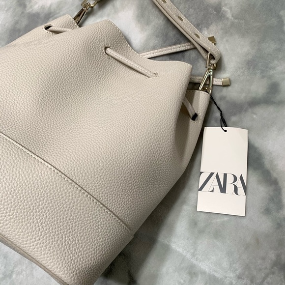 Zara Handbags - NWT Zara Bucket Bag